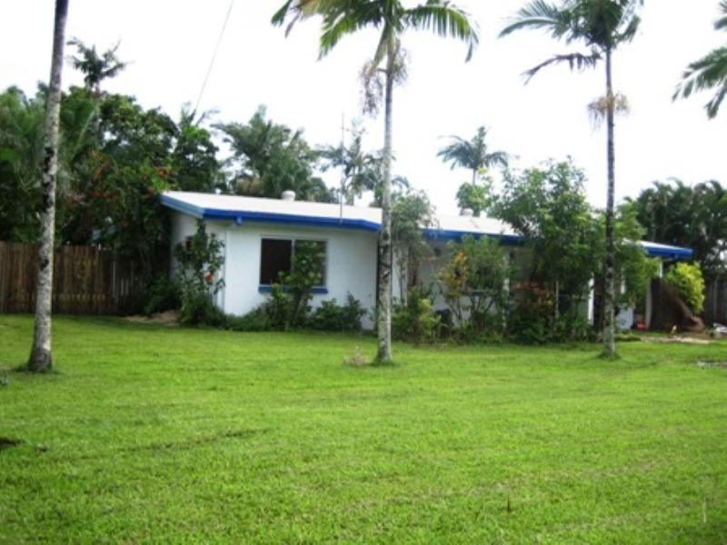 4 Bulolo Close, Trinity Beach QLD 4879