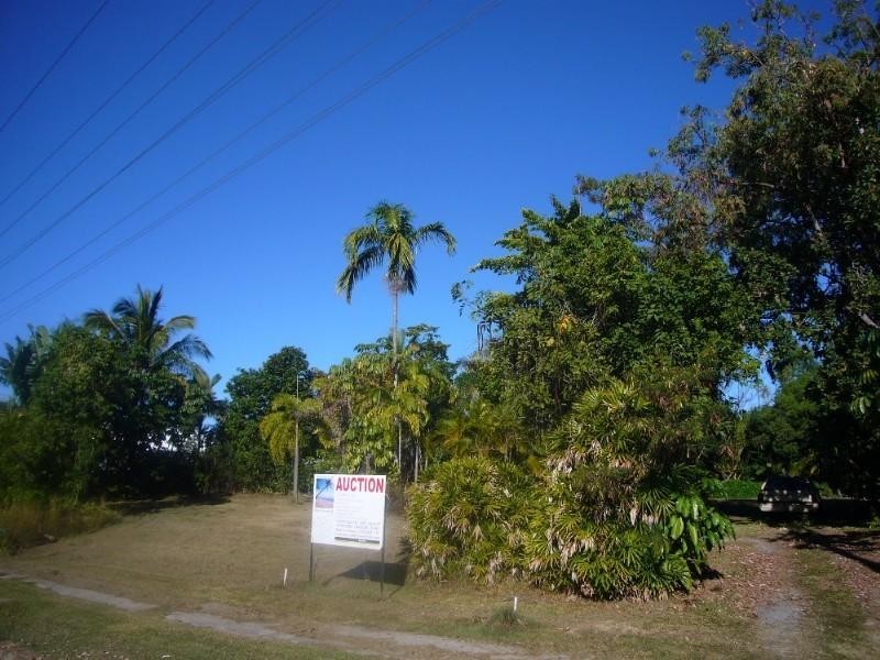 Clifton Beach QLD 4879