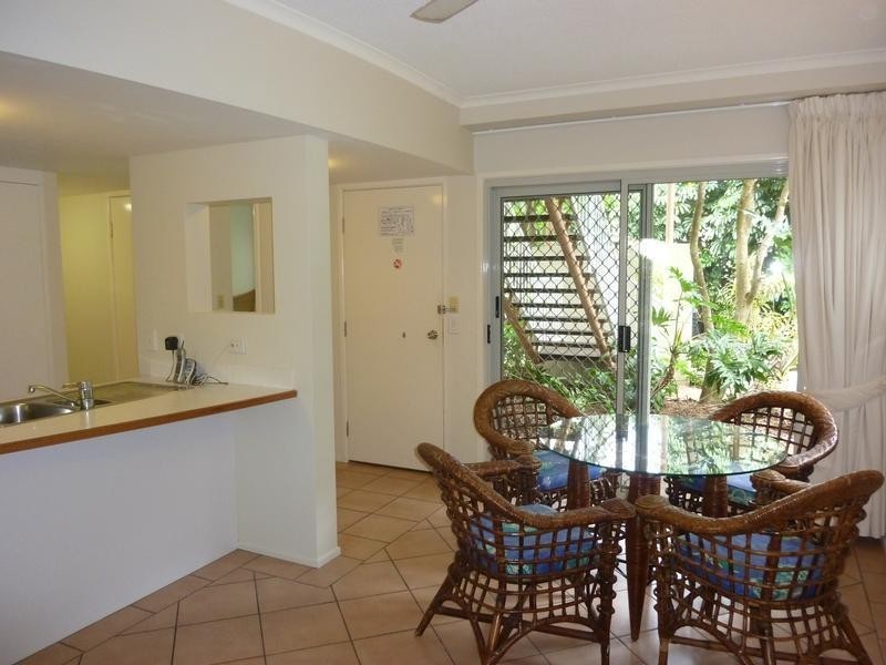 210/2 Keem Street, Trinity Beach QLD 4879