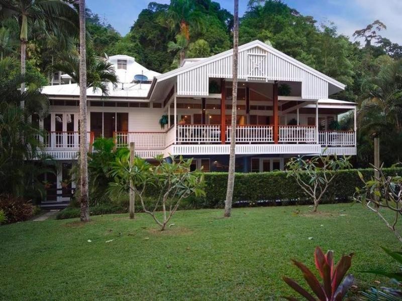 Trinity Beach QLD 4879