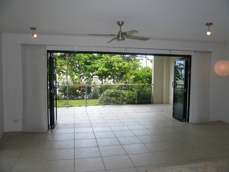 Trinity Beach QLD 4879