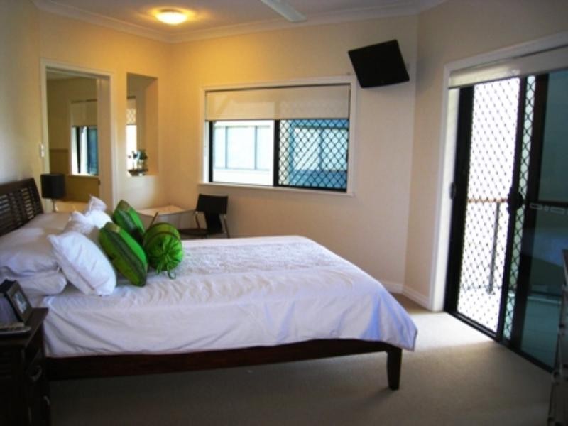 Yorkeys Knob QLD 4878