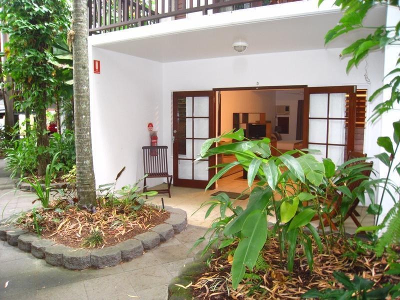 Palm Cove QLD 4879