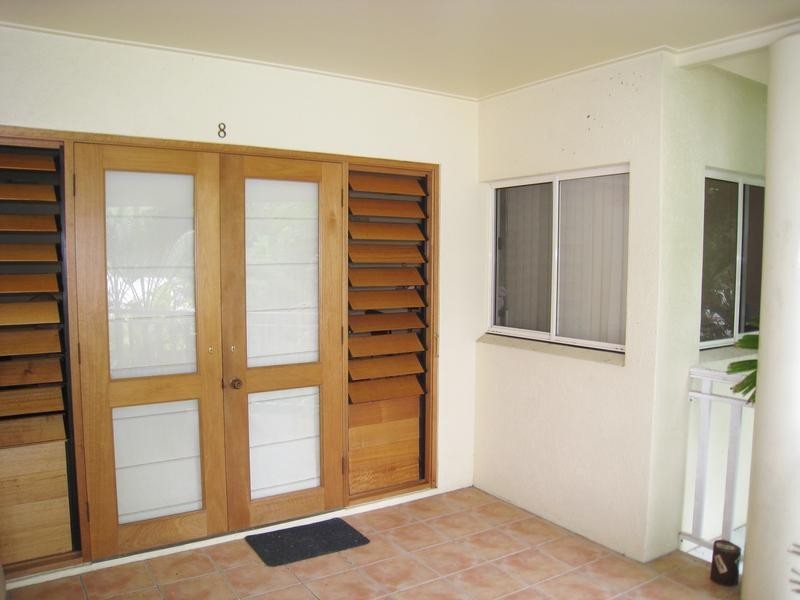 8/30 Oliva Street, Palm Cove QLD 4879