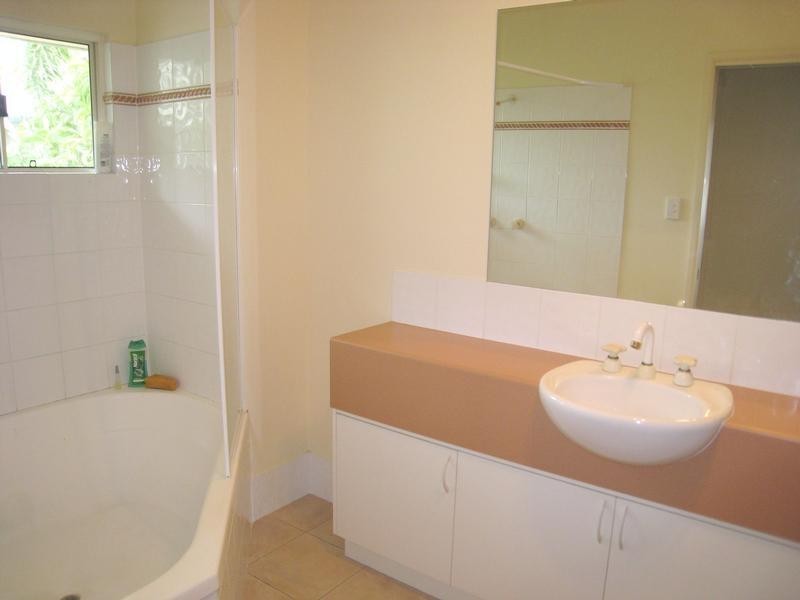 8/30 Oliva Street, Palm Cove QLD 4879