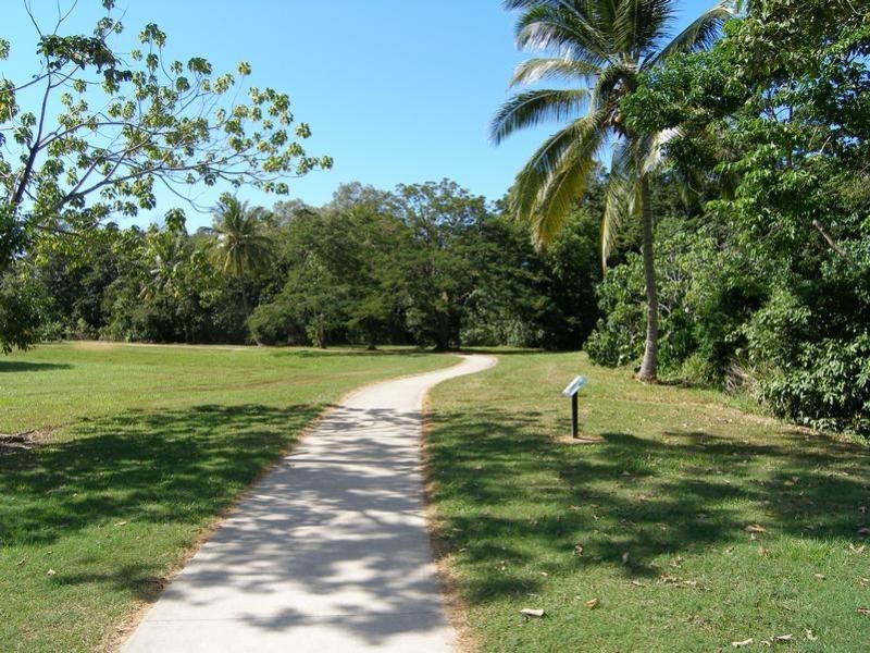 Palm Cove QLD 4879
