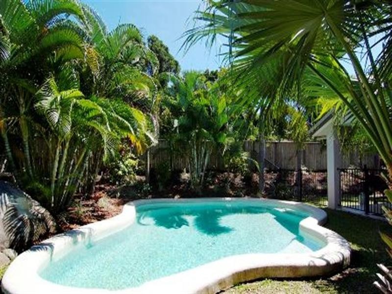 Palm Cove QLD 4879