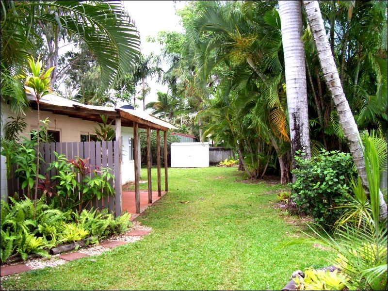 8 Limpet Close, Trinity Beach QLD 4879