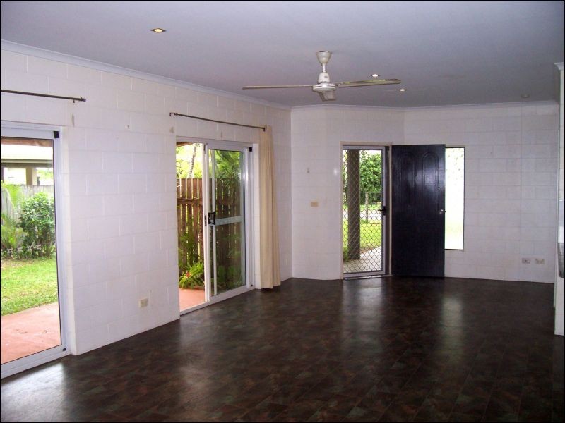 8 Limpet Close, Trinity Beach QLD 4879