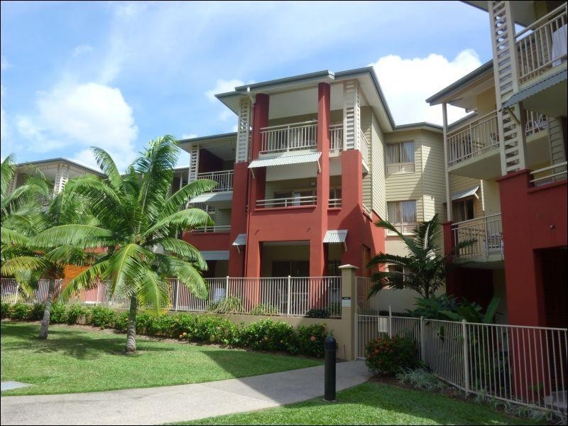 Palm Cove QLD 4879