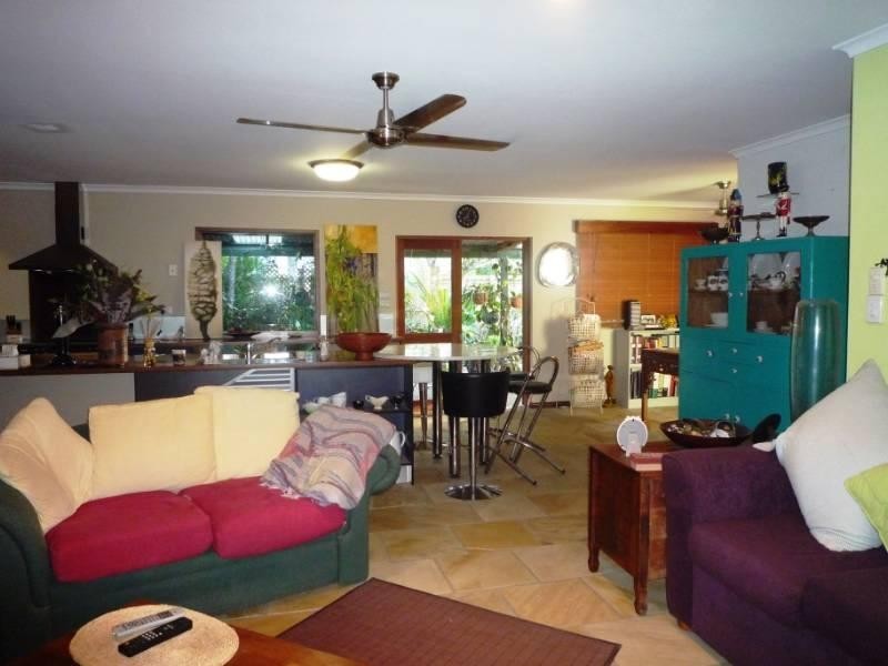 1/19 Bouganvillea Street, Holloways Beach QLD 4878