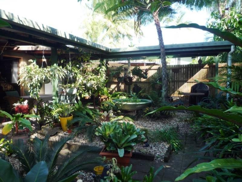 1/19 Bouganvillea Street, Holloways Beach QLD 4878