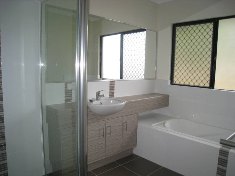 129 Roberts Drive, Trinity Beach QLD 4879