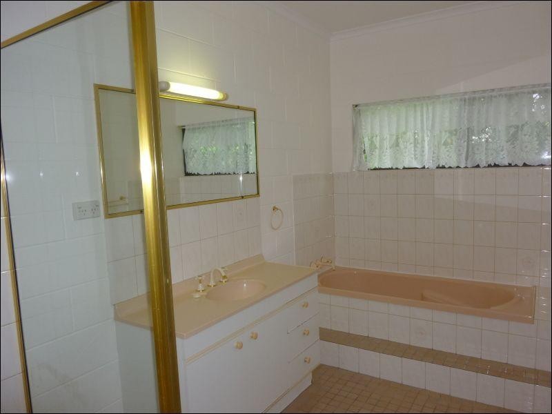 11 Bulolo Close, Trinity Beach QLD 4879