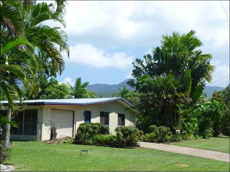 11 Bulolo Close, Trinity Beach QLD 4879