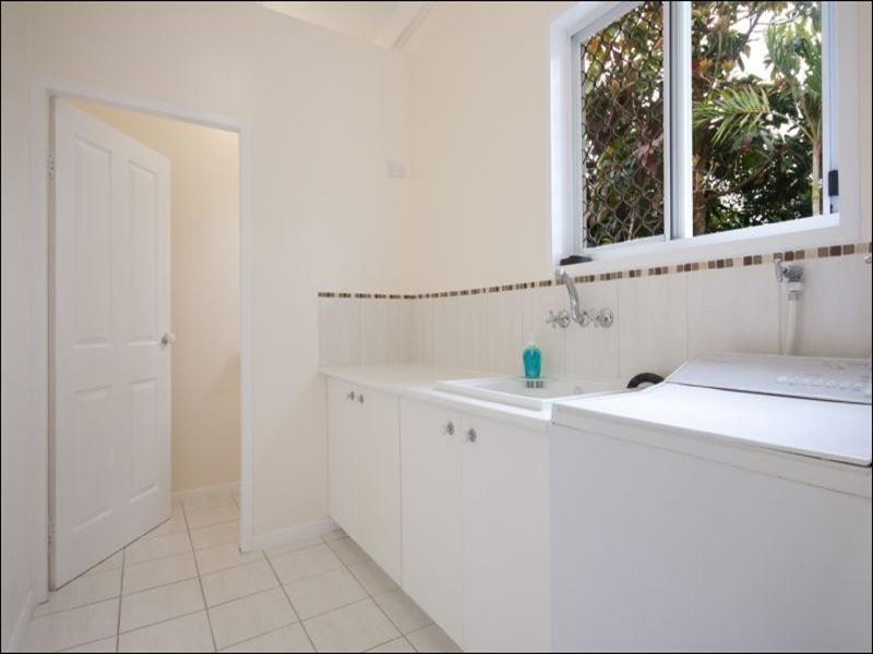6 County Close, Smithfield QLD 4878