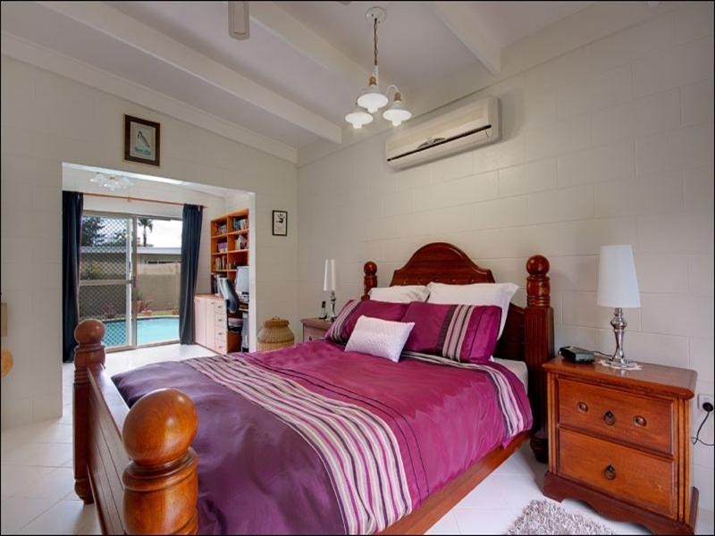 6 County Close, Smithfield QLD 4878