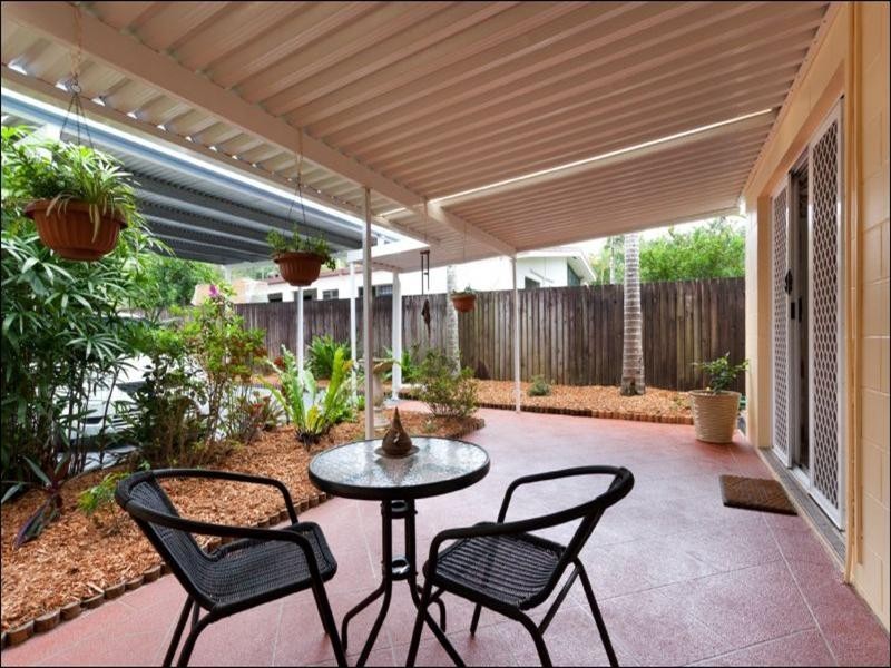 6 County Close, Smithfield QLD 4878