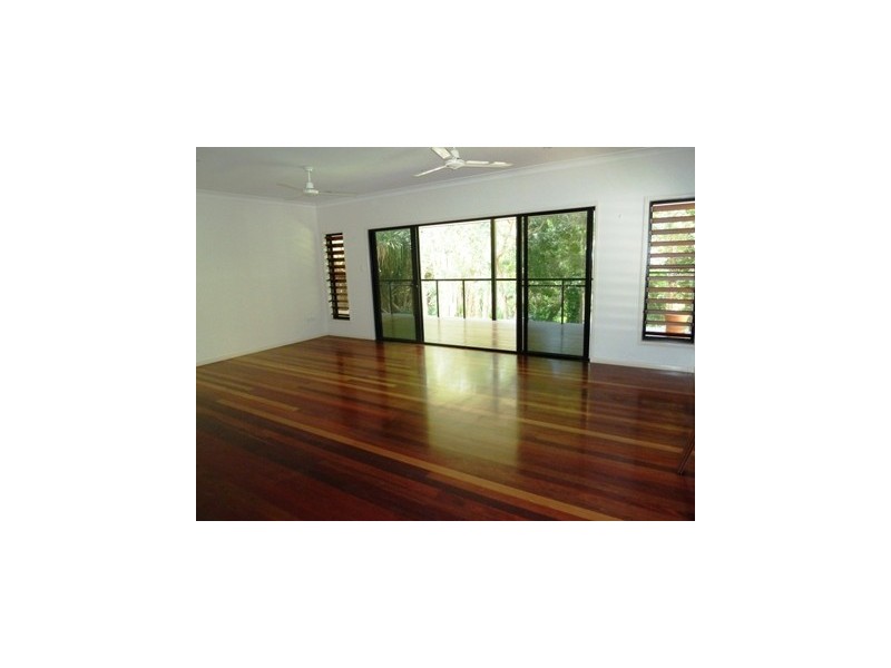 Kewarra Beach QLD 4879