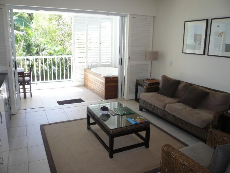 Palm Cove QLD 4879