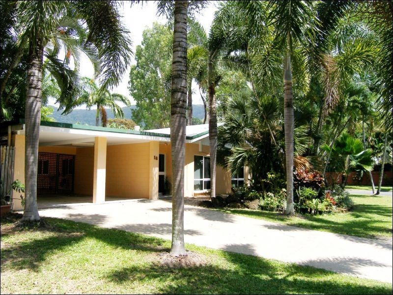 Clifton Beach QLD 4879