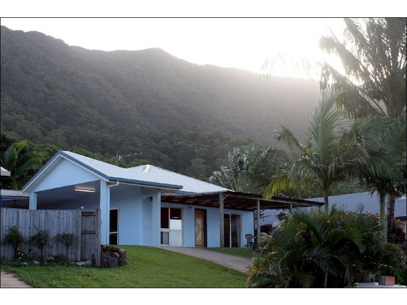 33 Pilosa Street, Redlynch QLD 4870