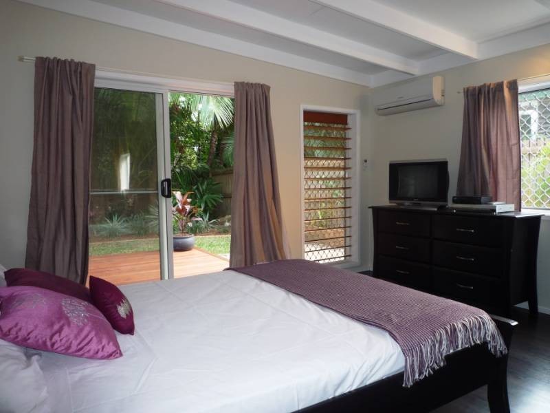 1 Caddy Street, Yorkeys Knob QLD 4878