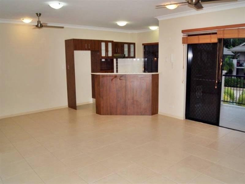 35/1 Robson Street, Mooroobool QLD 4870