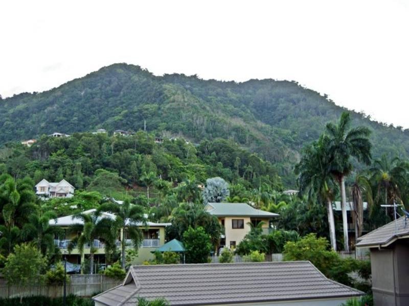 35/1 Robson Street, Mooroobool QLD 4870