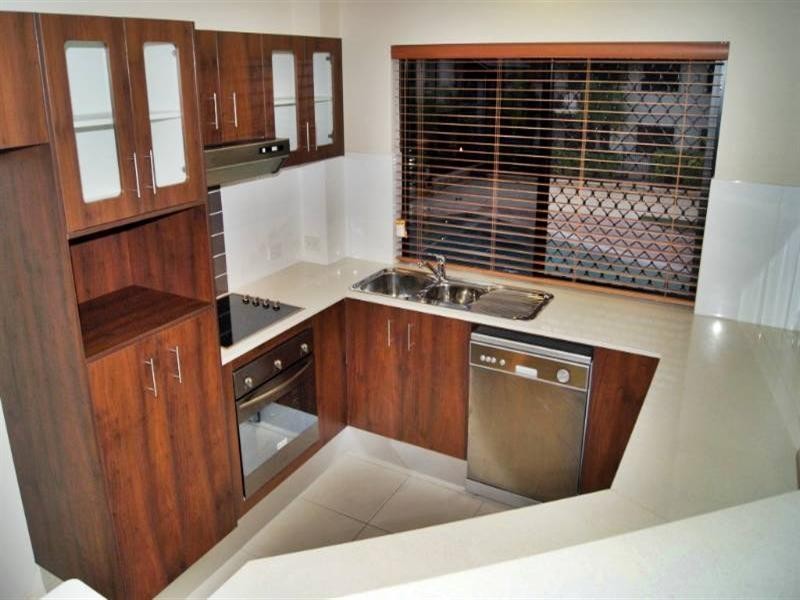 35/1 Robson Street, Mooroobool QLD 4870