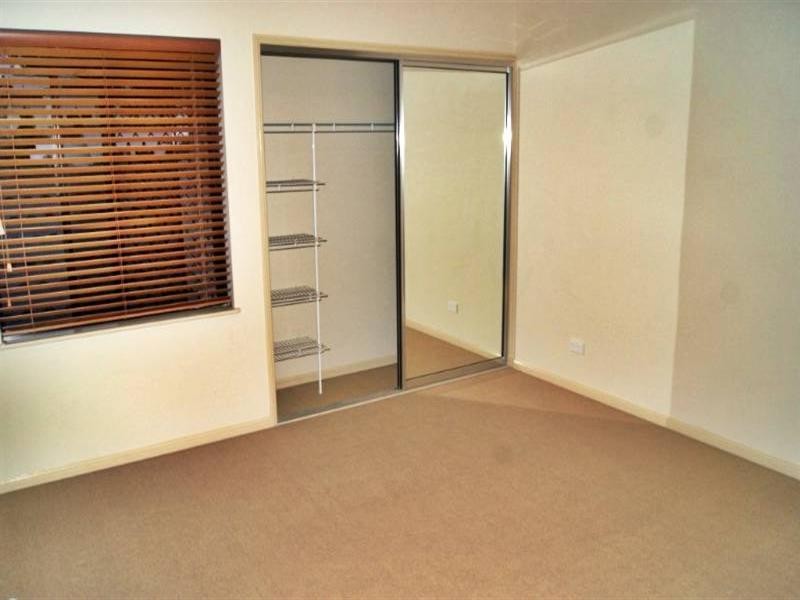 35/1 Robson Street, Mooroobool QLD 4870