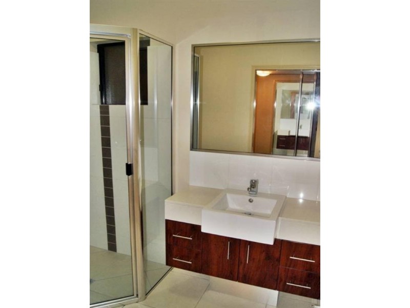 35/1 Robson Street, Mooroobool QLD 4870