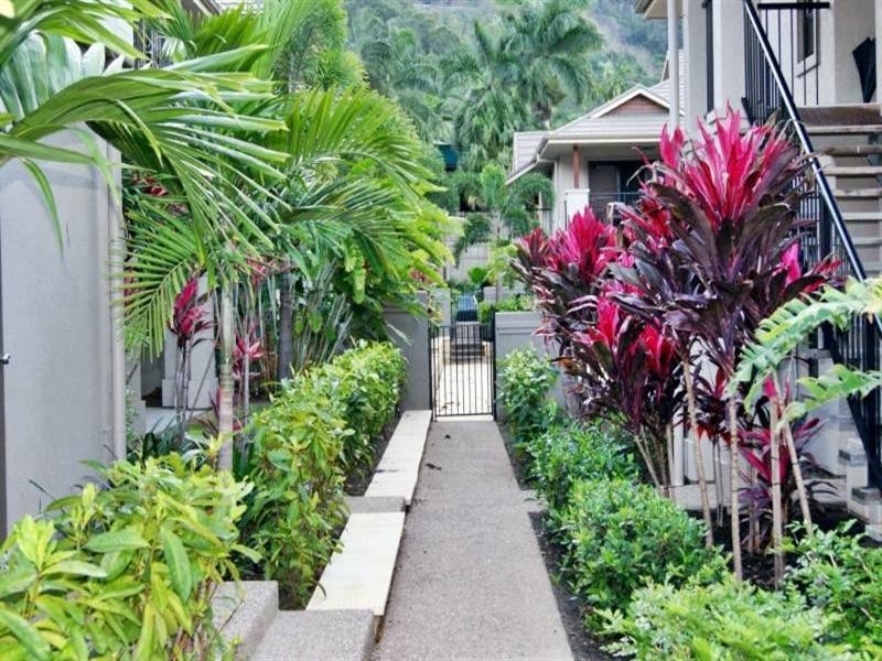 35/1 Robson Street, Mooroobool QLD 4870