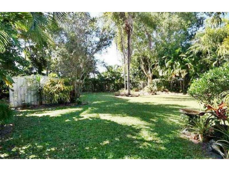 10 Limpet Close, Trinity Beach QLD 4879