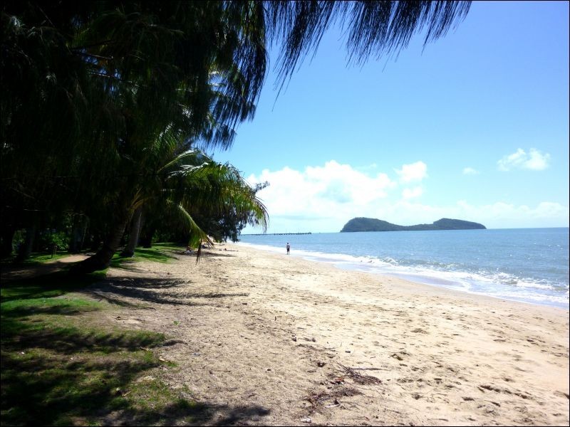 28/23 Veivers Road, Palm Cove QLD 4879