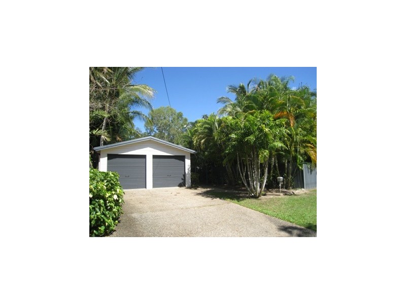 Clifton Beach QLD 4879