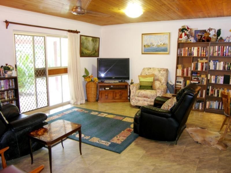 1 Rudder Street, Clifton Beach QLD 4879