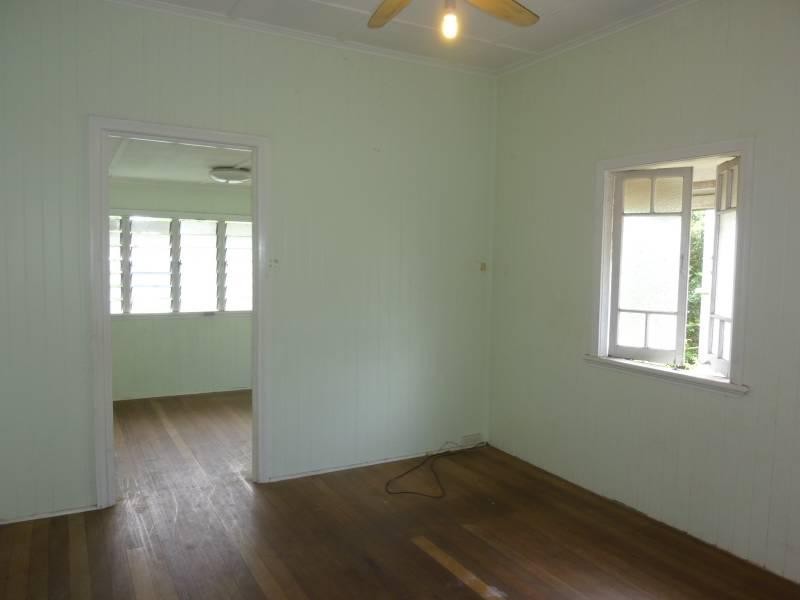 13 Boland Street, Westcourt QLD 4870