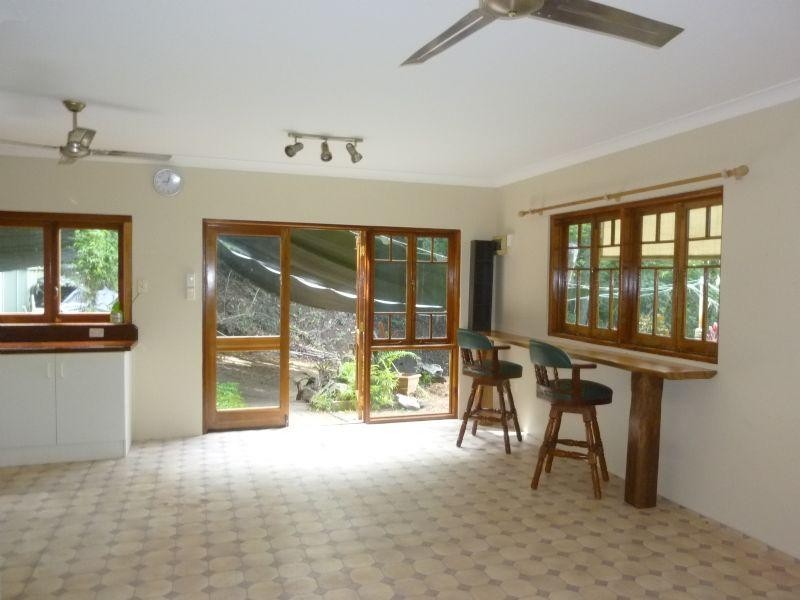 8 Tari Place, Trinity Beach QLD 4879