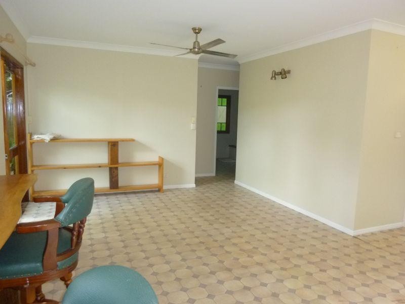 8 Tari Place, Trinity Beach QLD 4879