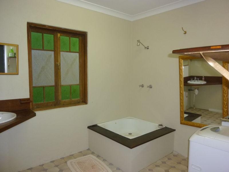 8 Tari Place, Trinity Beach QLD 4879