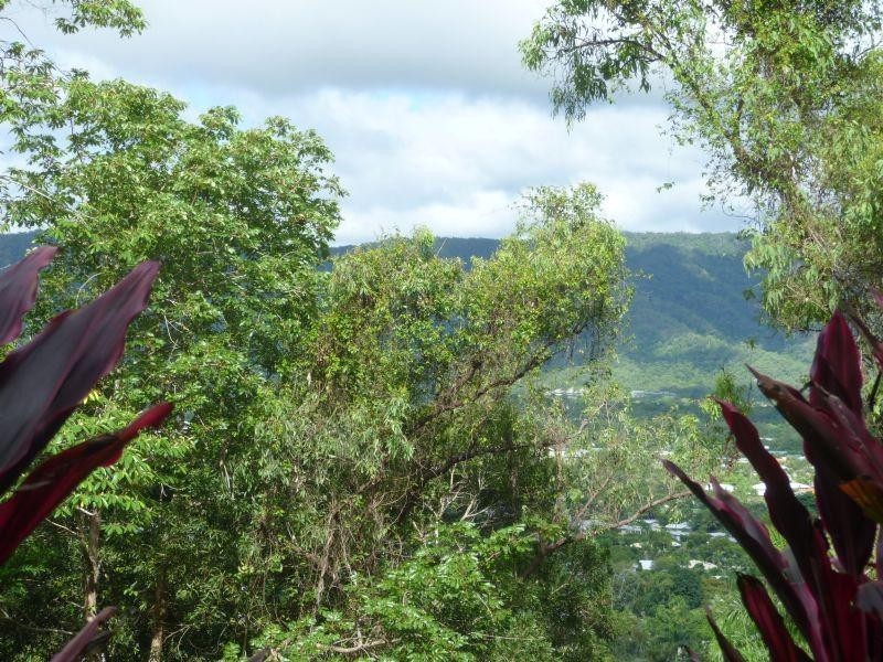 8 Tari Place, Trinity Beach QLD 4879