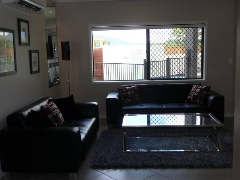 2 JABIRU Close, Smithfield QLD 4878