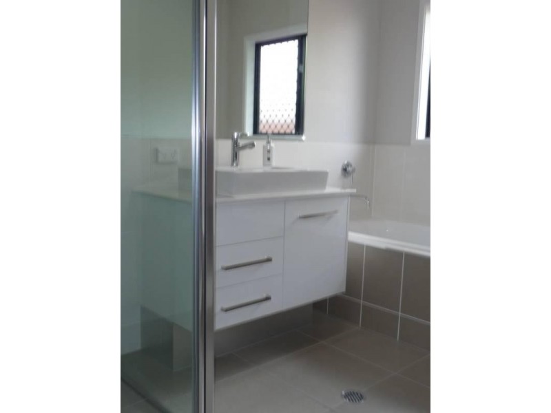 2 JABIRU Close, Smithfield QLD 4878