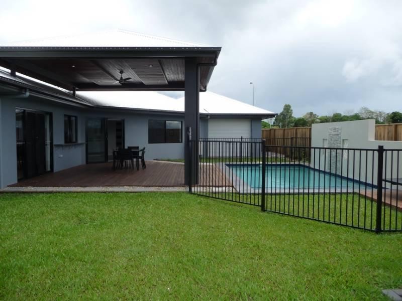 2 JABIRU Close, Smithfield QLD 4878