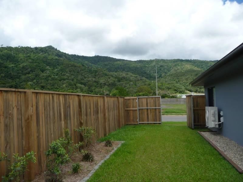 2 JABIRU Close, Smithfield QLD 4878