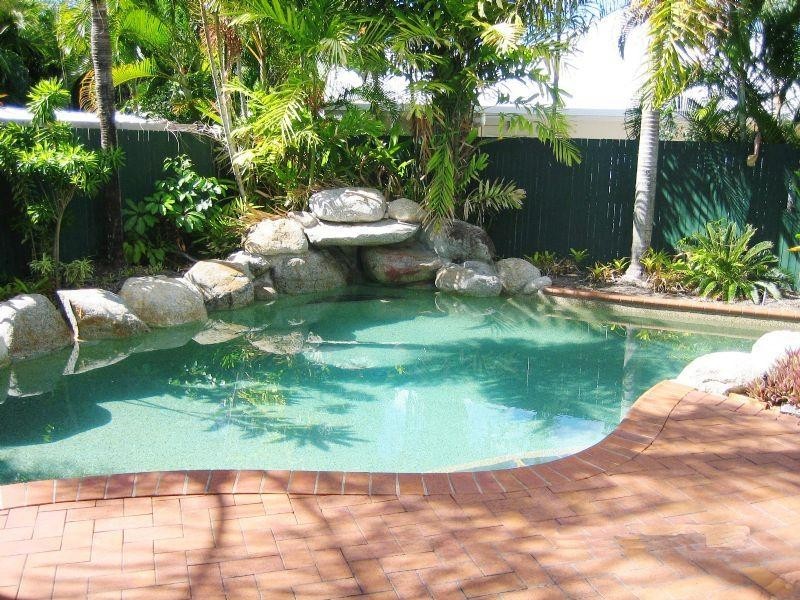 Clifton Beach QLD 4879