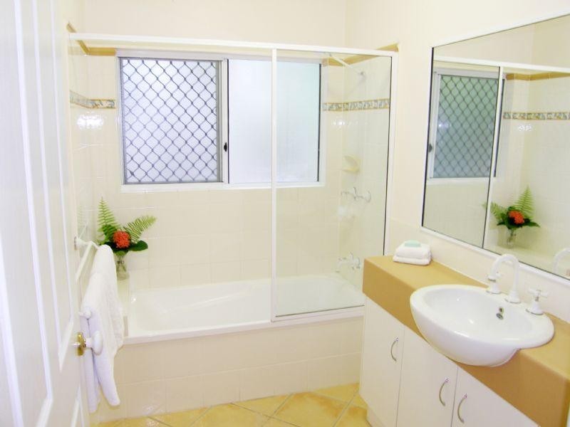 Clifton Beach QLD 4879