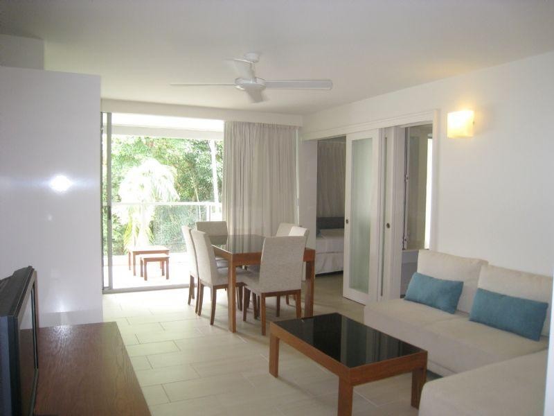 Palm Cove QLD 4879