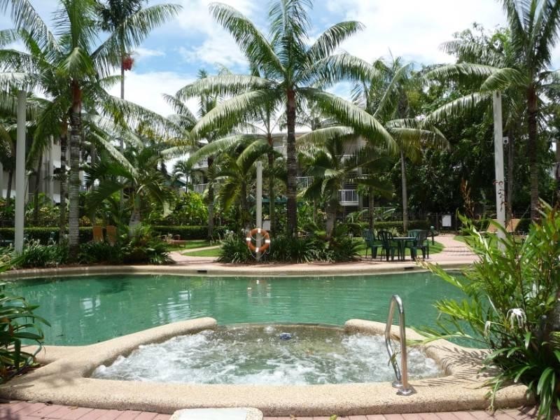 Holloways Beach QLD 4878